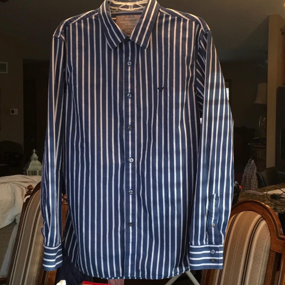 American Eagle blue and white stripe men’s shirt L